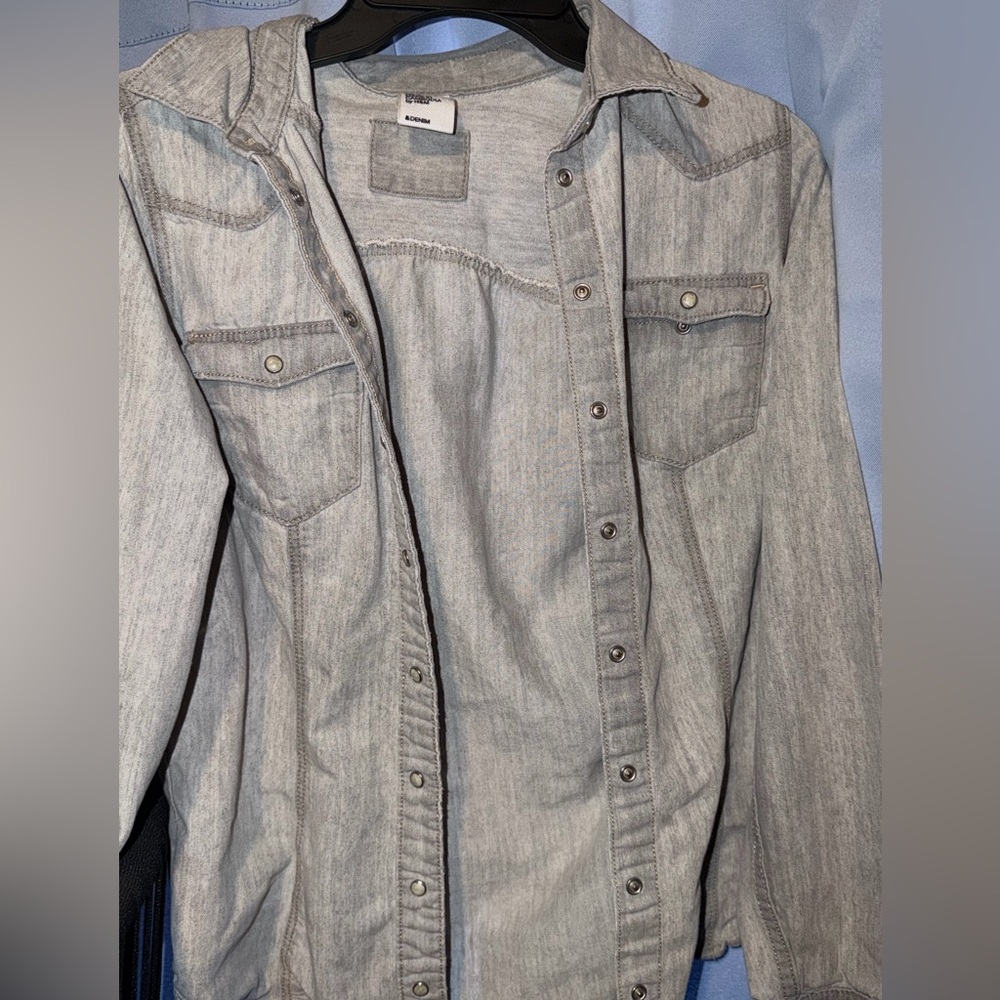 Women's Gray Denim Jacket
